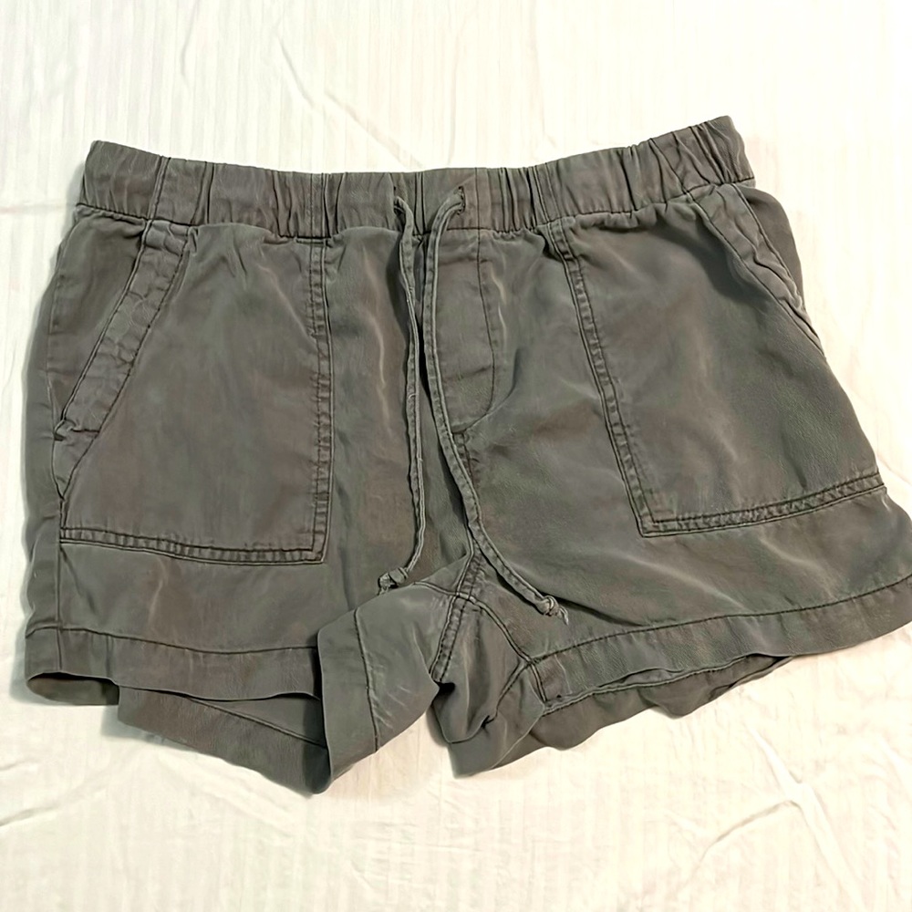 Gap Women’s Small Soft Lightweight Drawstring Shorts